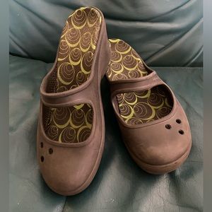 🐸CLEARANCE🐸Crocs size 7 mule
